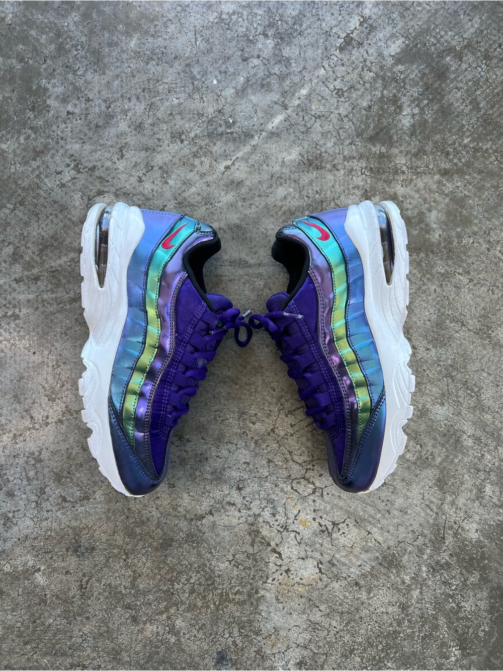 Nike Air Max 95 LV8 Iridescent Purple Holographic Sneakers Women’s 8